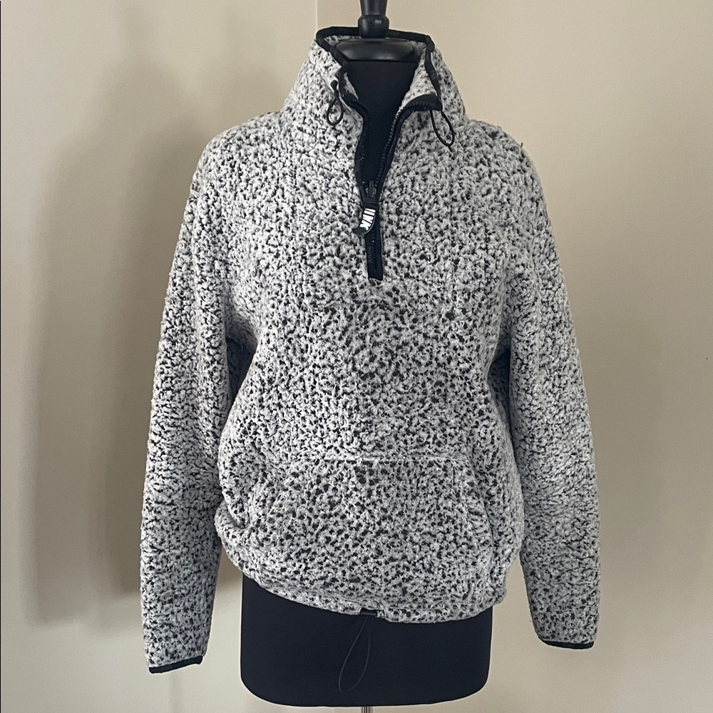 PINK Victoria's Secret Black and White Sherpa Jacket